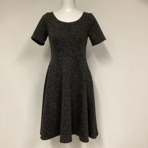 BNWT Minuet Black Grey Print Jersey Midi Dress Size 8