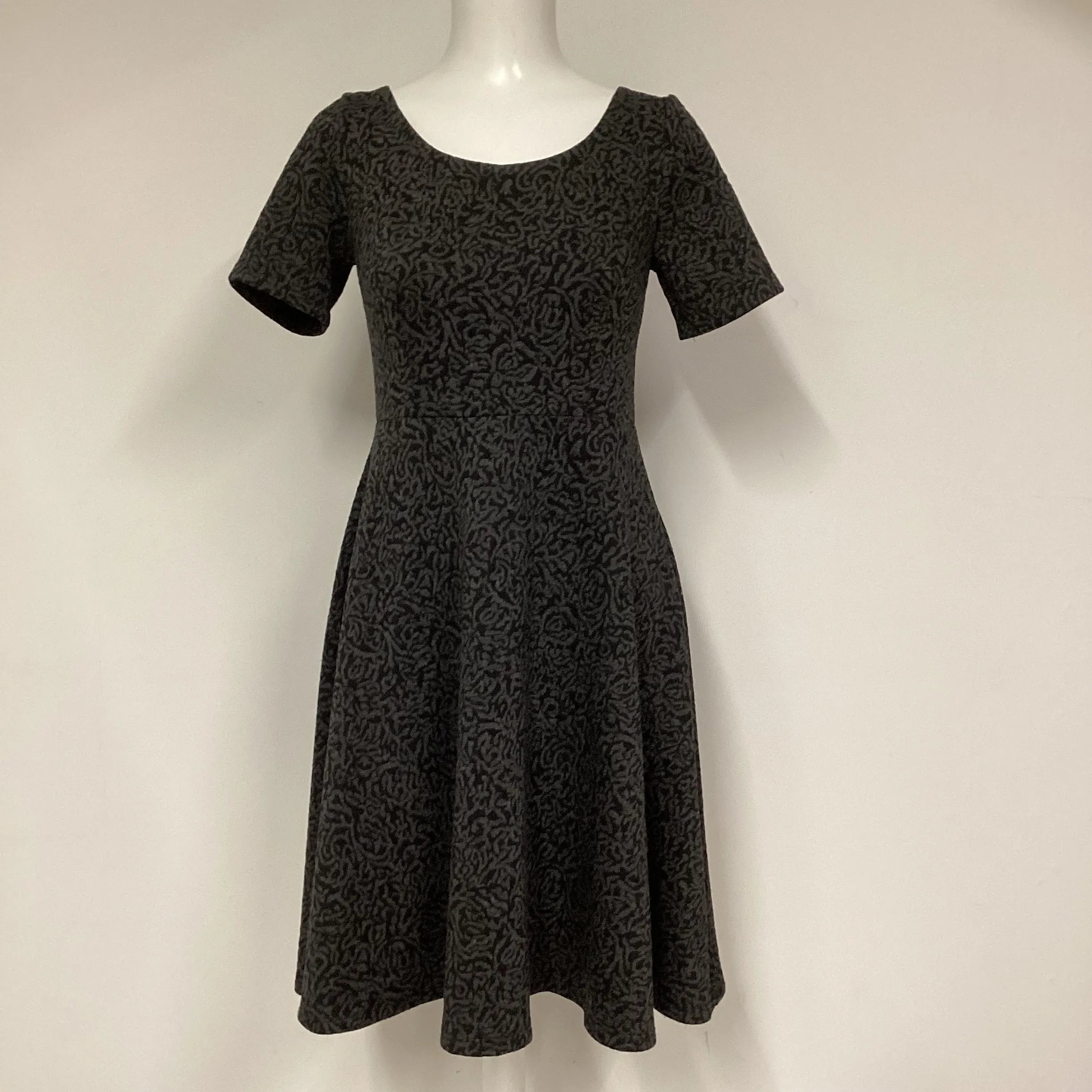 BNWT Minuet Black Grey Print Jersey Midi Dress Size 8