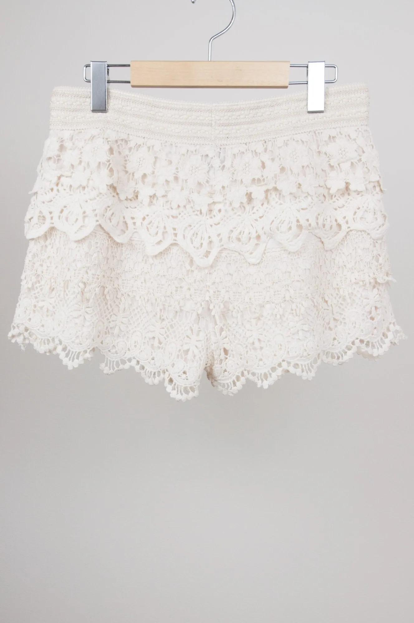 Elastic crochet summer shorts