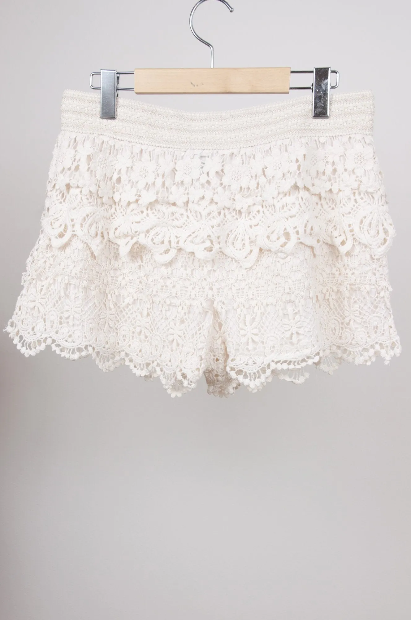 Elastic crochet summer shorts