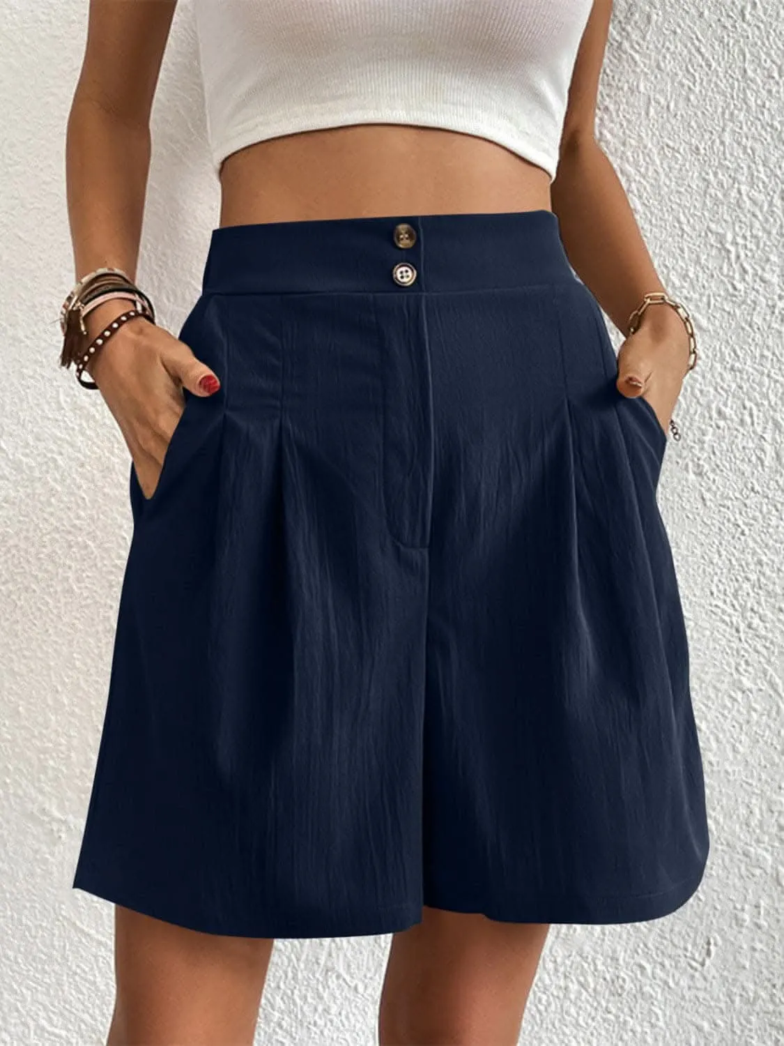 High-waisted pocket shorts for women