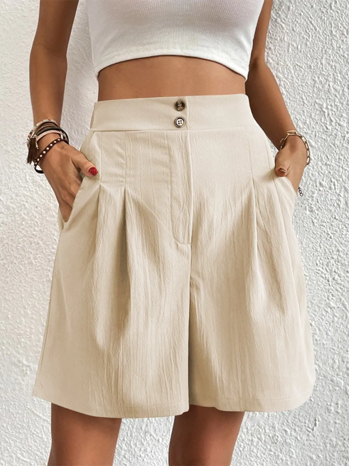 High-waisted pocket shorts for women