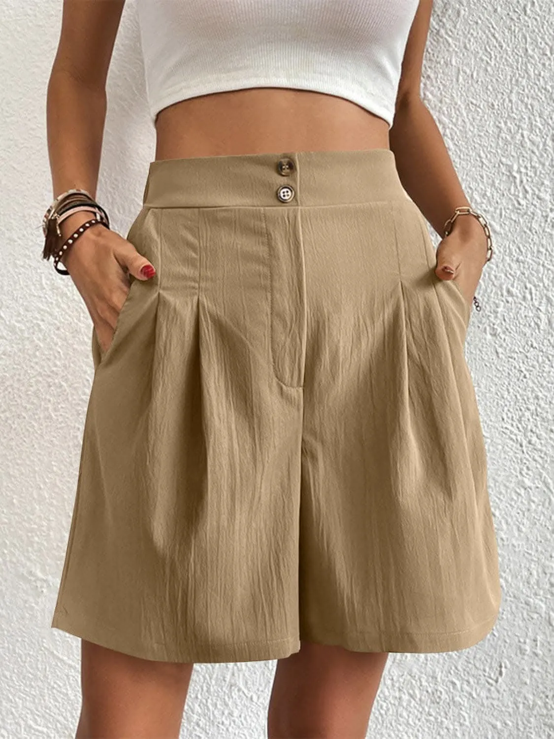 High-waisted pocket shorts for women