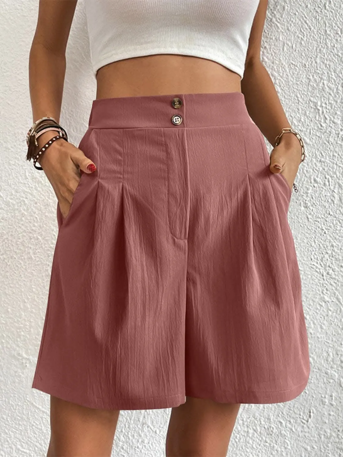 High-waisted pocket shorts for women