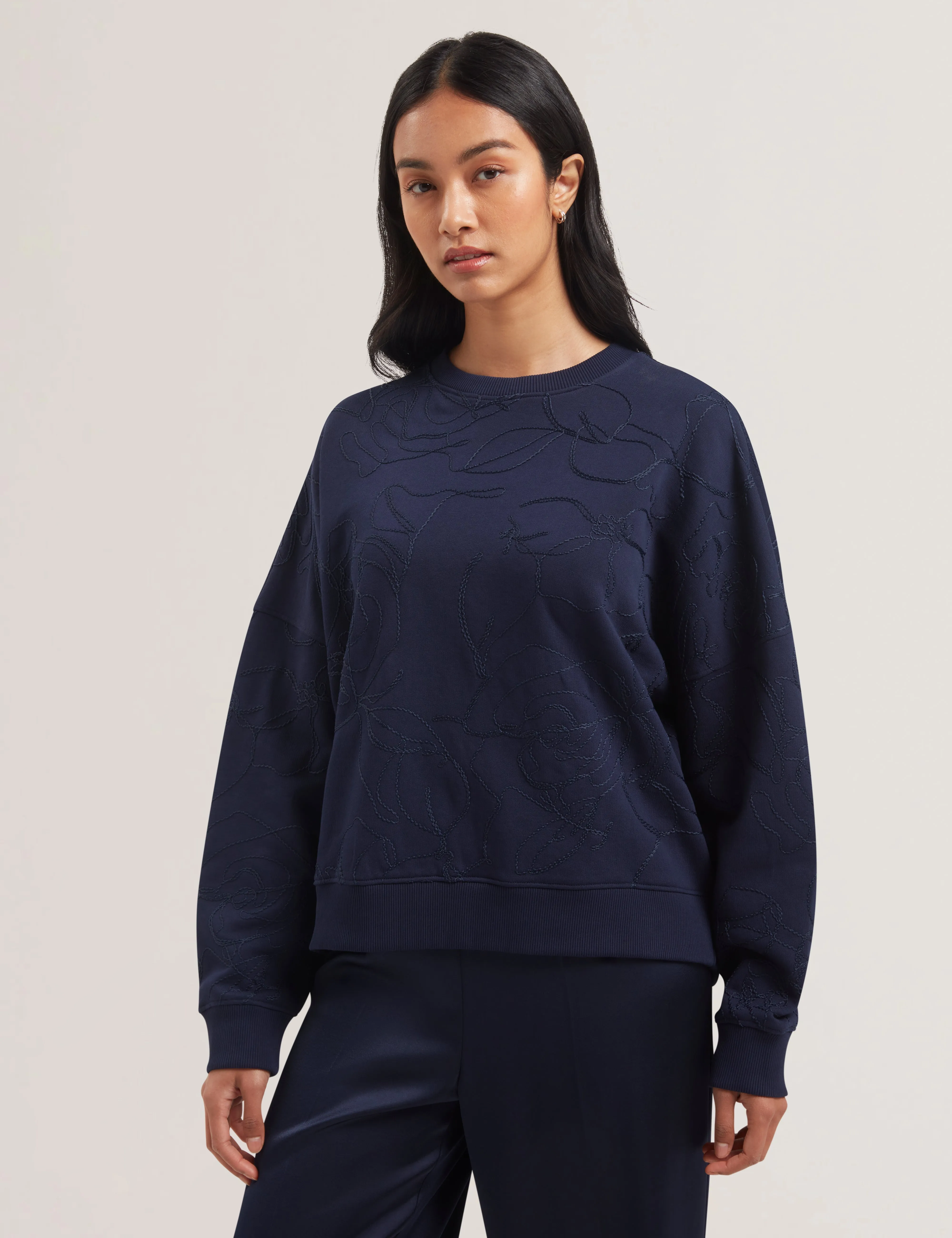 Jjosiee Floral Embroidered Long Sleeve Sweatshirt Navy