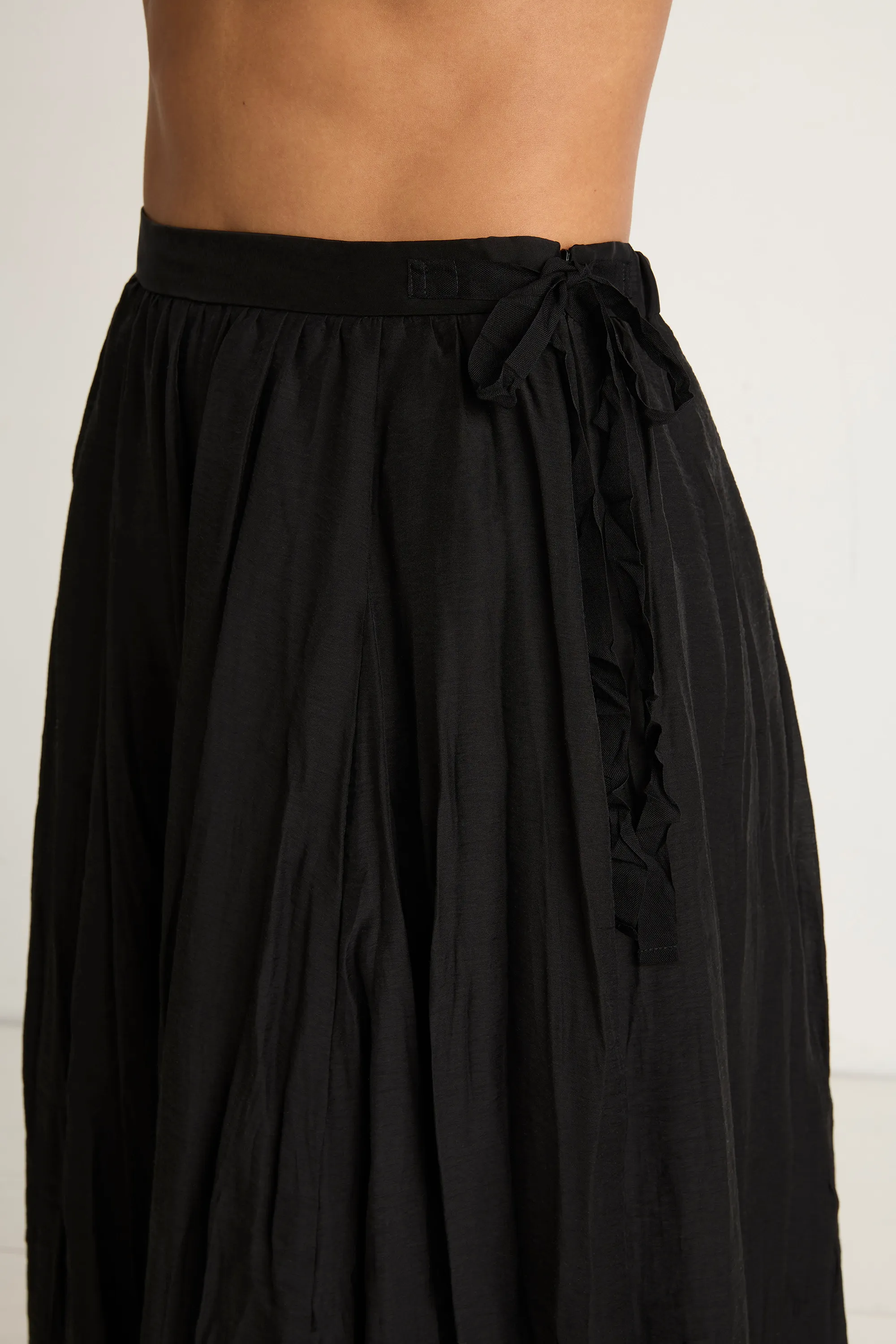 Pas De Calais Crinkle Long Skirt - Black