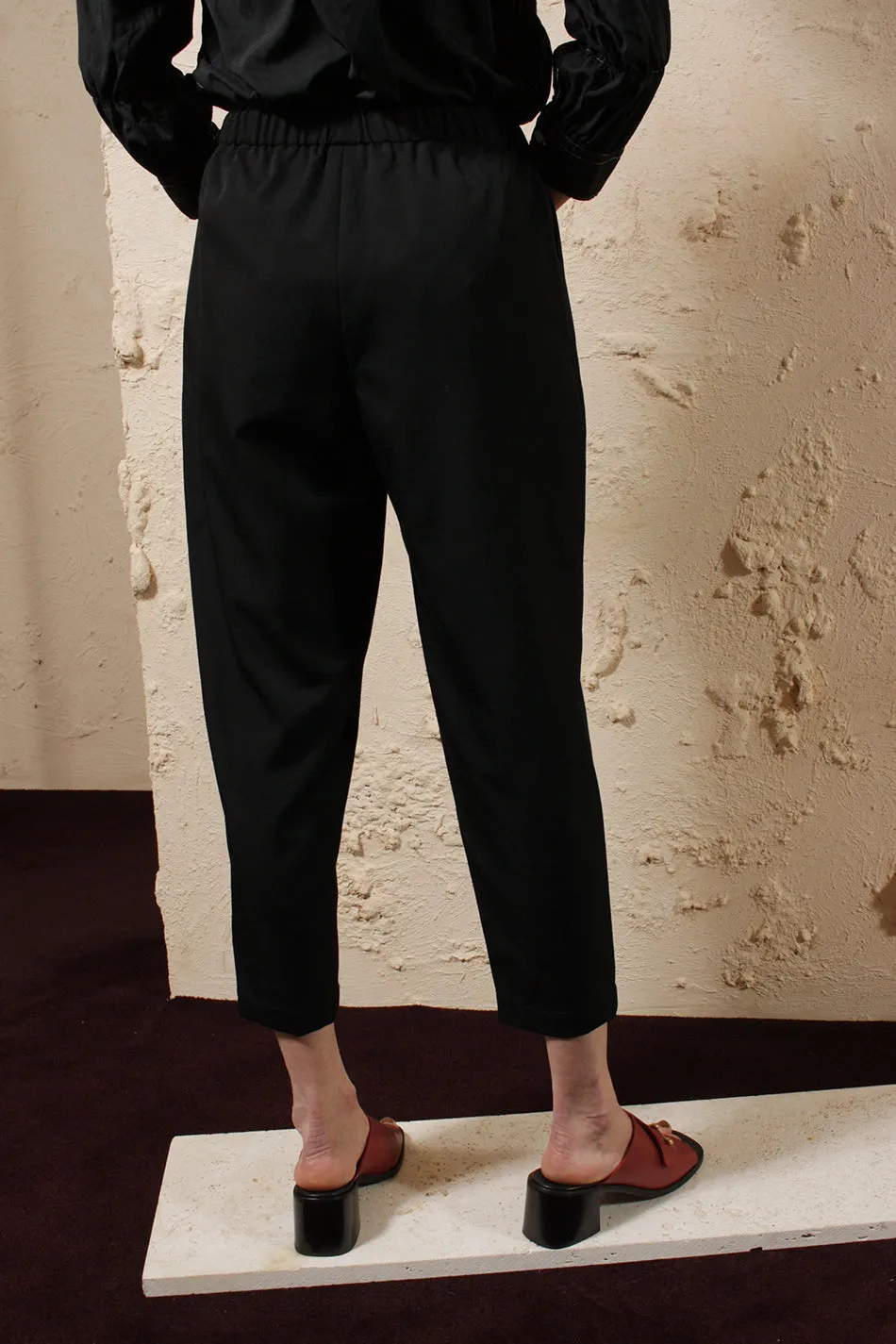 Relaxed Wool Trouser